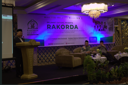 Berbagi Pengalaman di Rakordawil V MUI se-Kalimantan , Naib Yang Dipertua MUIB Paparkan Tata Kelola Syariat dan Ekosistem Halal di Brunei Darussalam